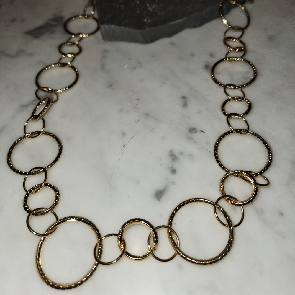 Vtg. Graziano Goldtone Circle Necklace.  Adjustable.